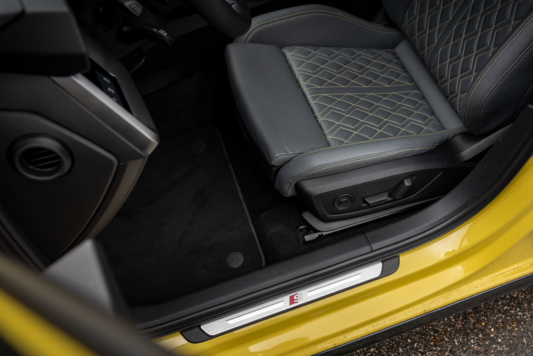 Audi-S3-Sportback-2021-Seats