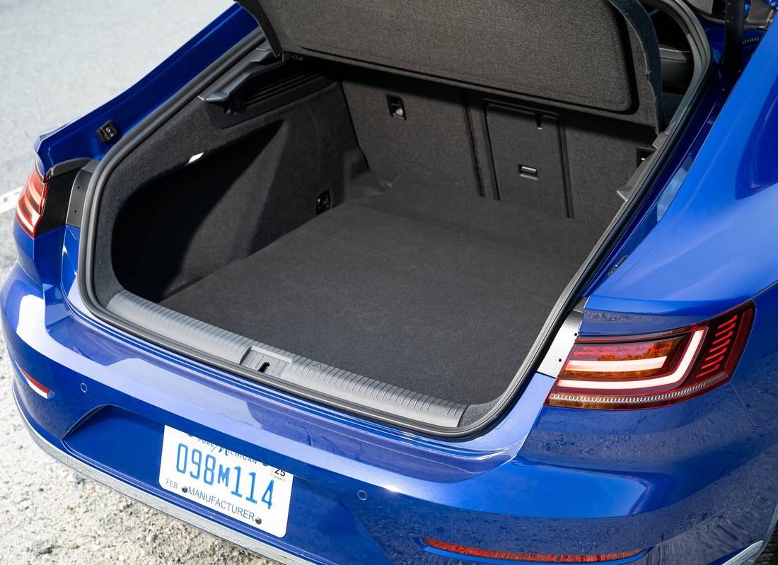 vw-arteon-trunk