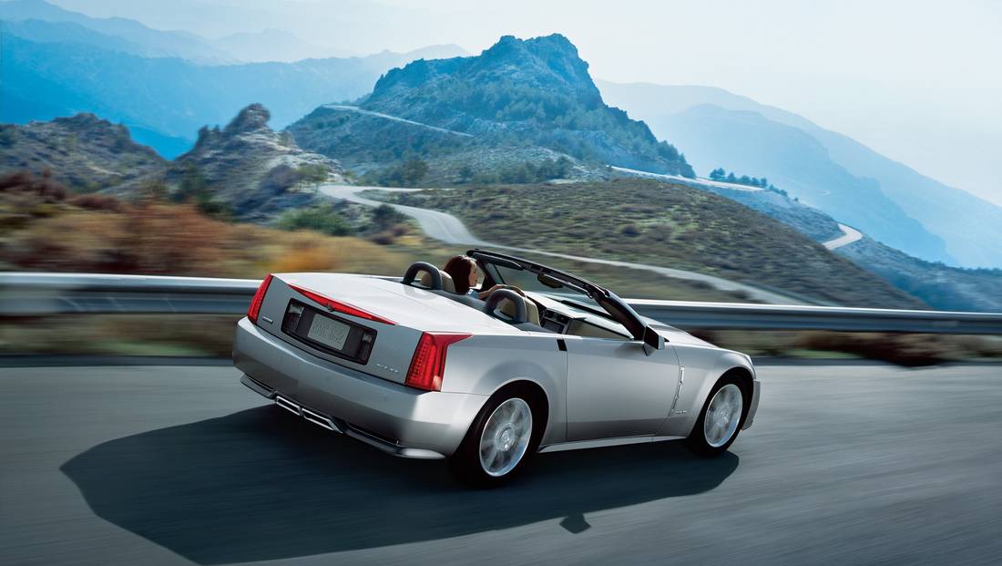 cadillac-xlr-back