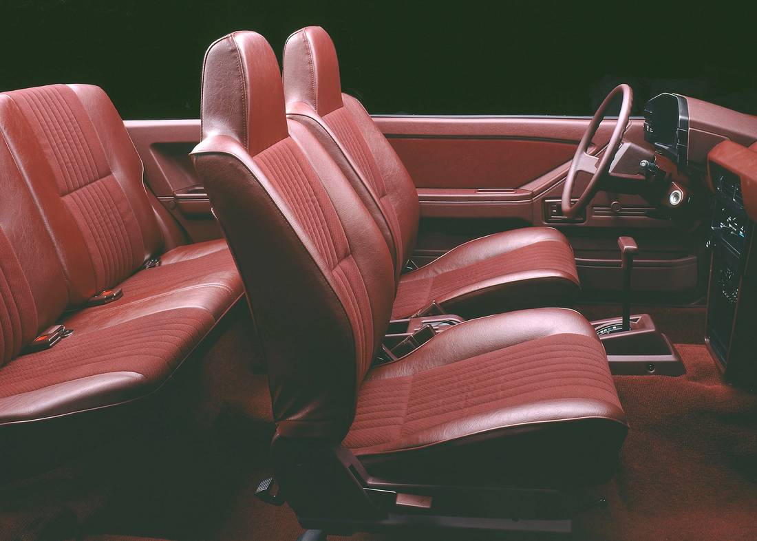 toyota-tercel-seats