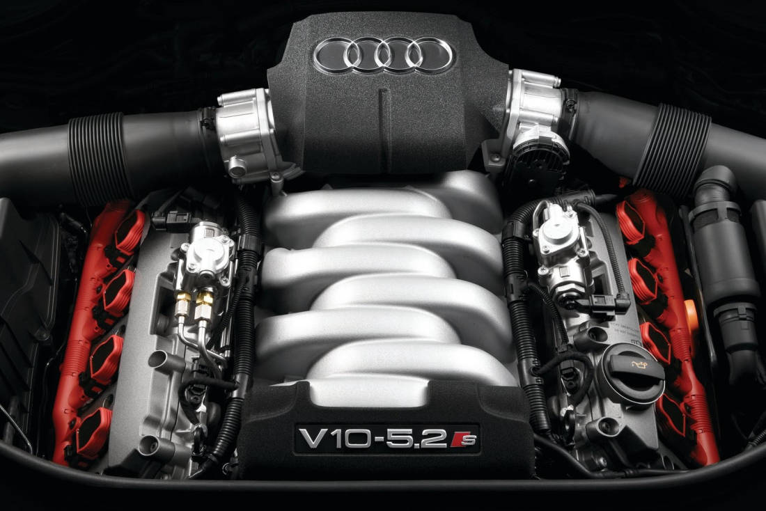Audi-S8-D3-Engine+