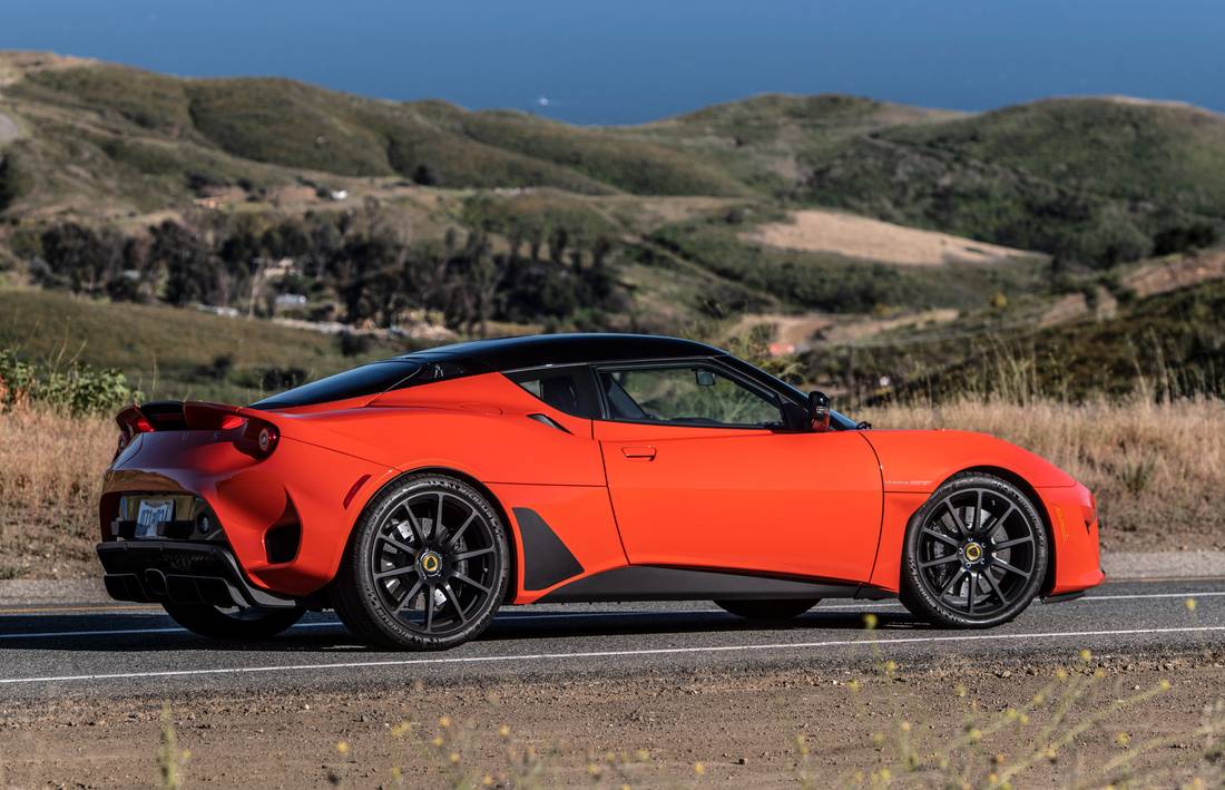 lotus-evora-side