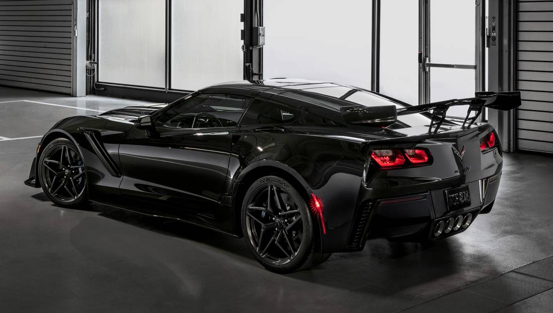 corvette-zr1-back