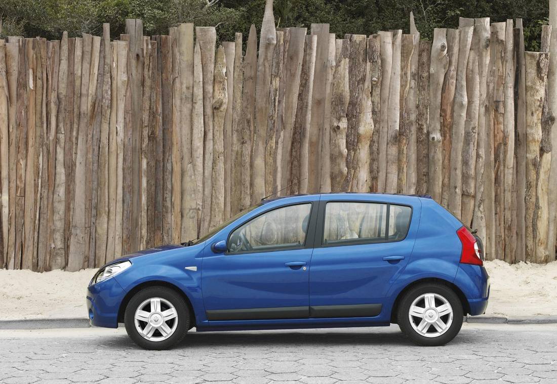 renault-sandero-side