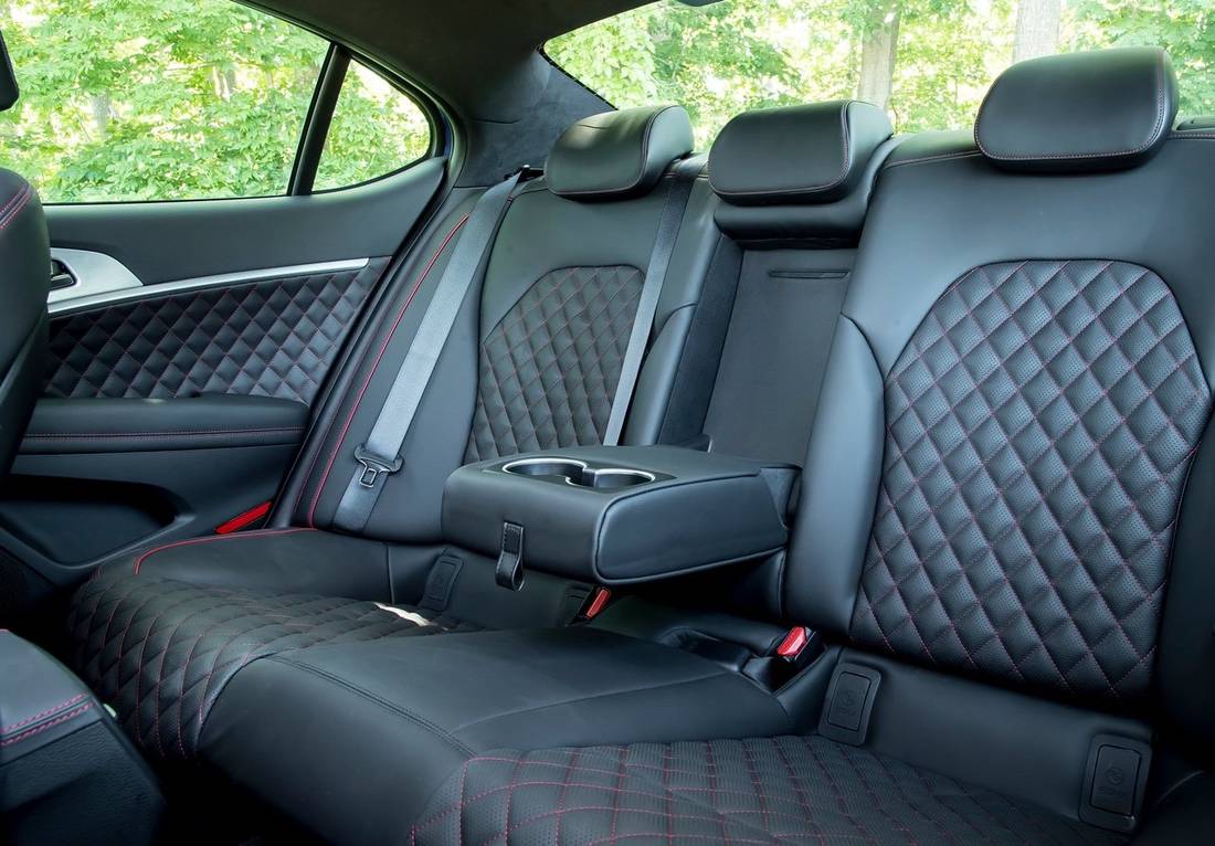 Genesis-G70-2019 seats