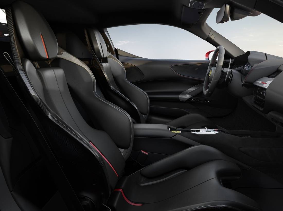 ferrari-sf90-stradale-seats