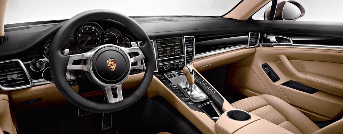 porsche-panamera-4-interior