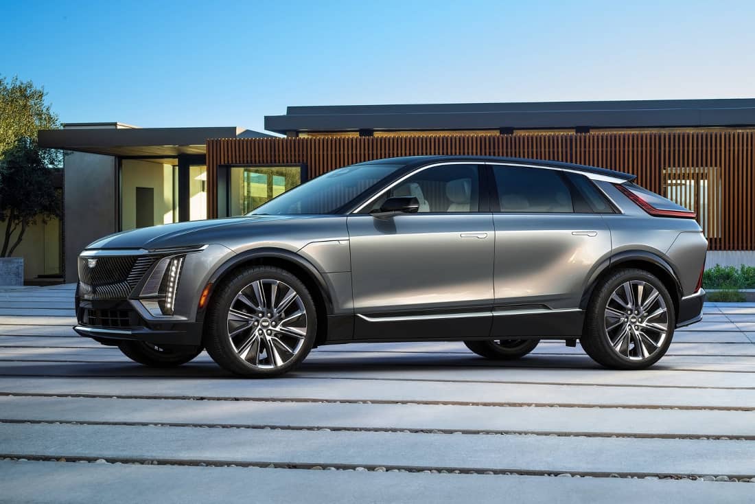 Cadillac-Lyric-2021-Hero2