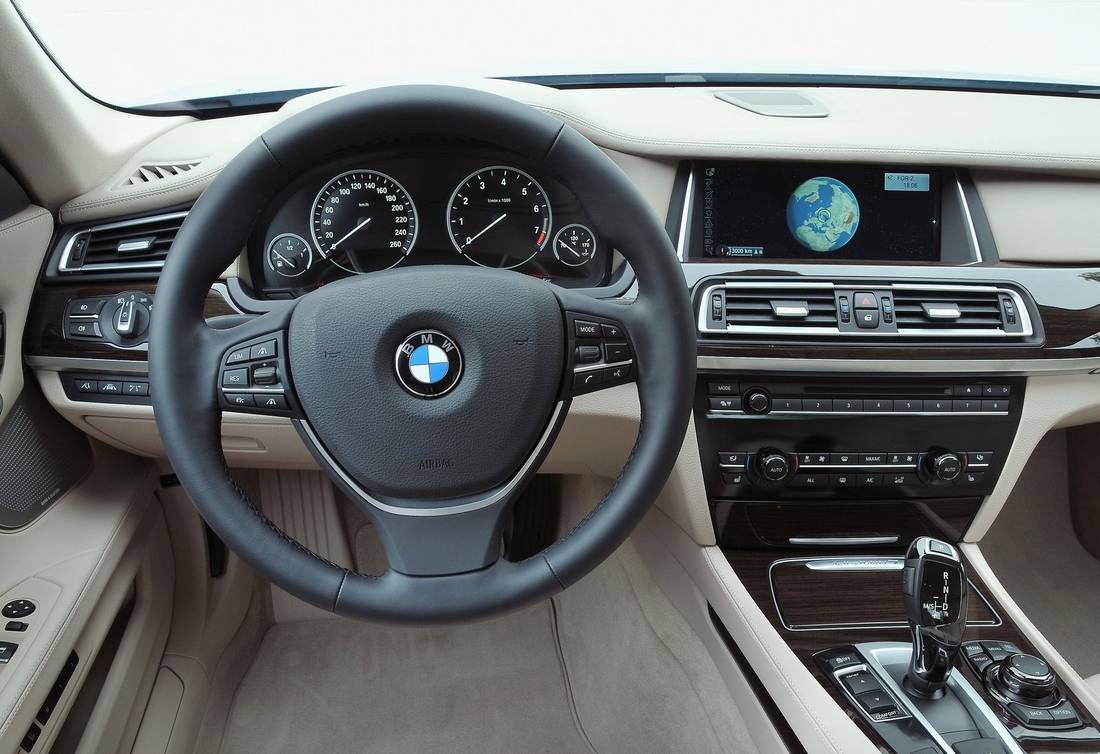 bmw-activehybrid-7-interior