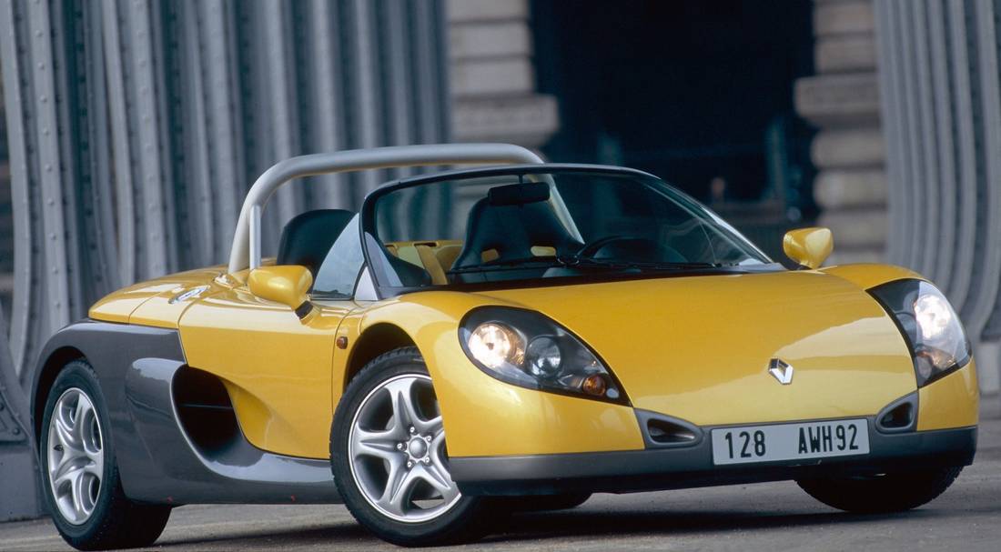 renault-sport-spider-front