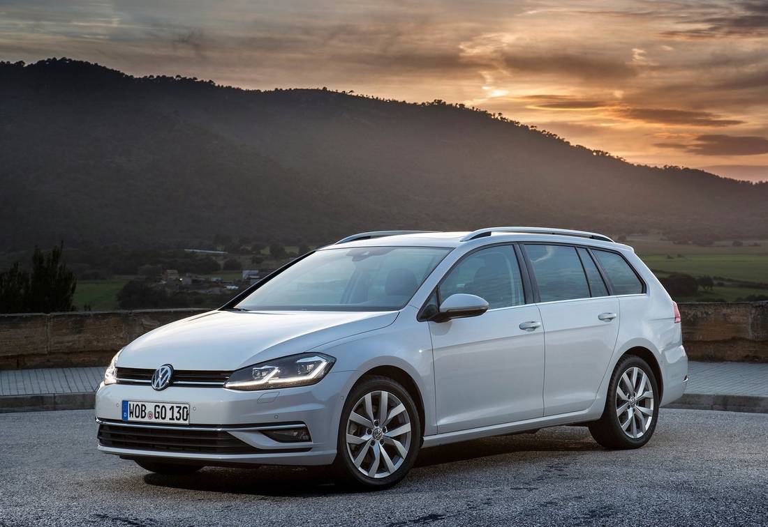 https://www.autoscout24.de/cms-content-assets/4pyt69hAOv6ZIOg5sfkF2I-c3fcc4cd157f577d060ea6250b3f0cf7-vw-golf-variant-front-1100.jpeg