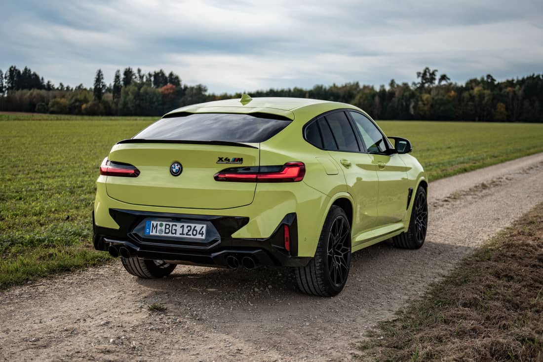 BMW-X4-M-Competition-Side-Rear