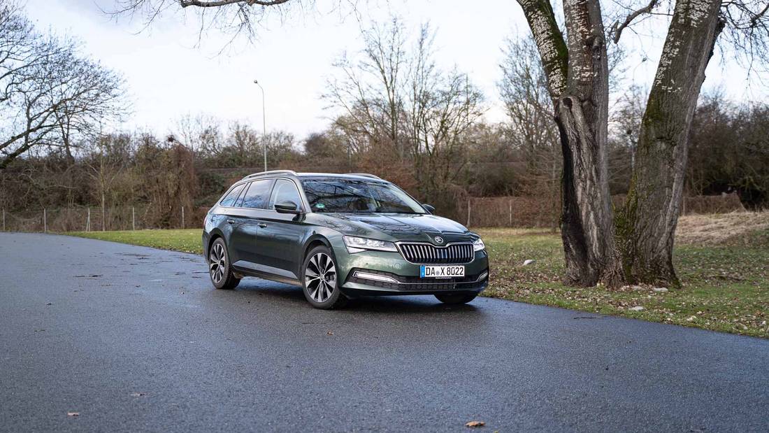 Skoda Superb Combi 20 TDI 4x4 Hero