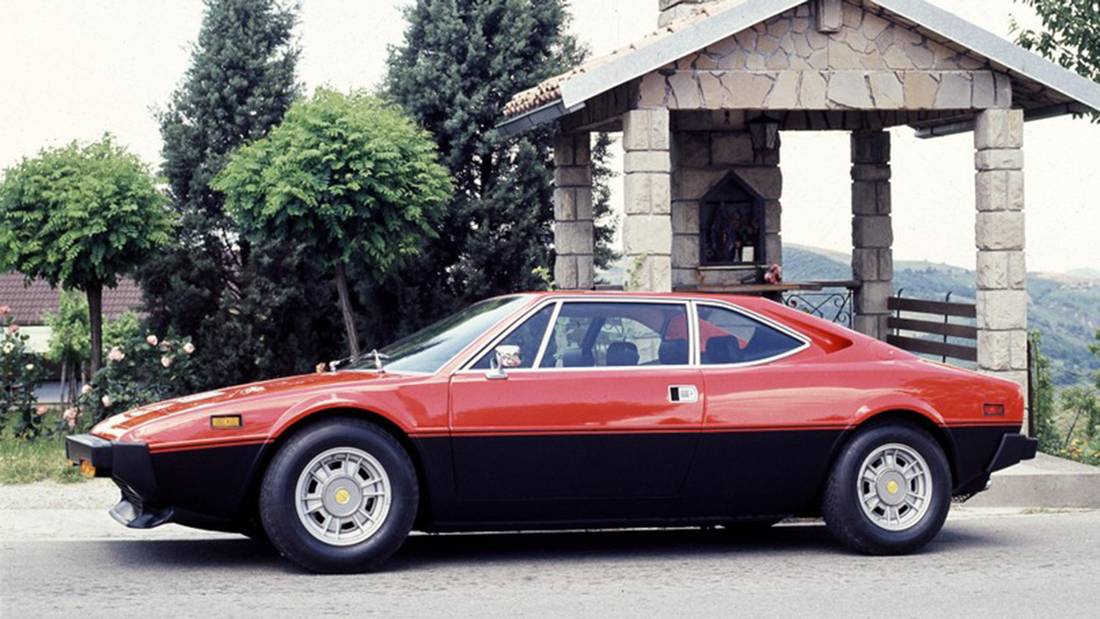 ferrari-dino-gt4-side