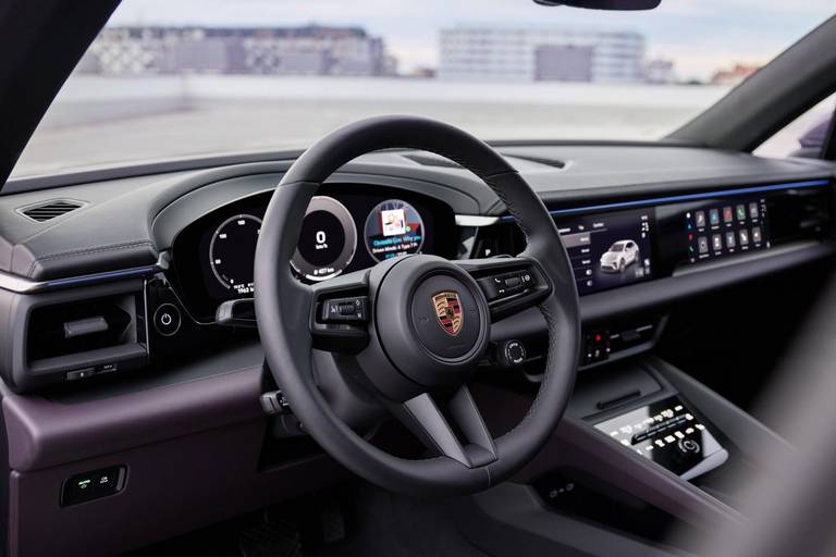 porsche-macan-turbo-2024-dynamic-cockpit