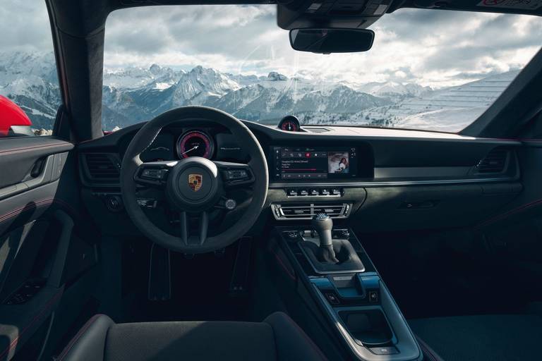 Porsche-911-GTS-2021-Interieur