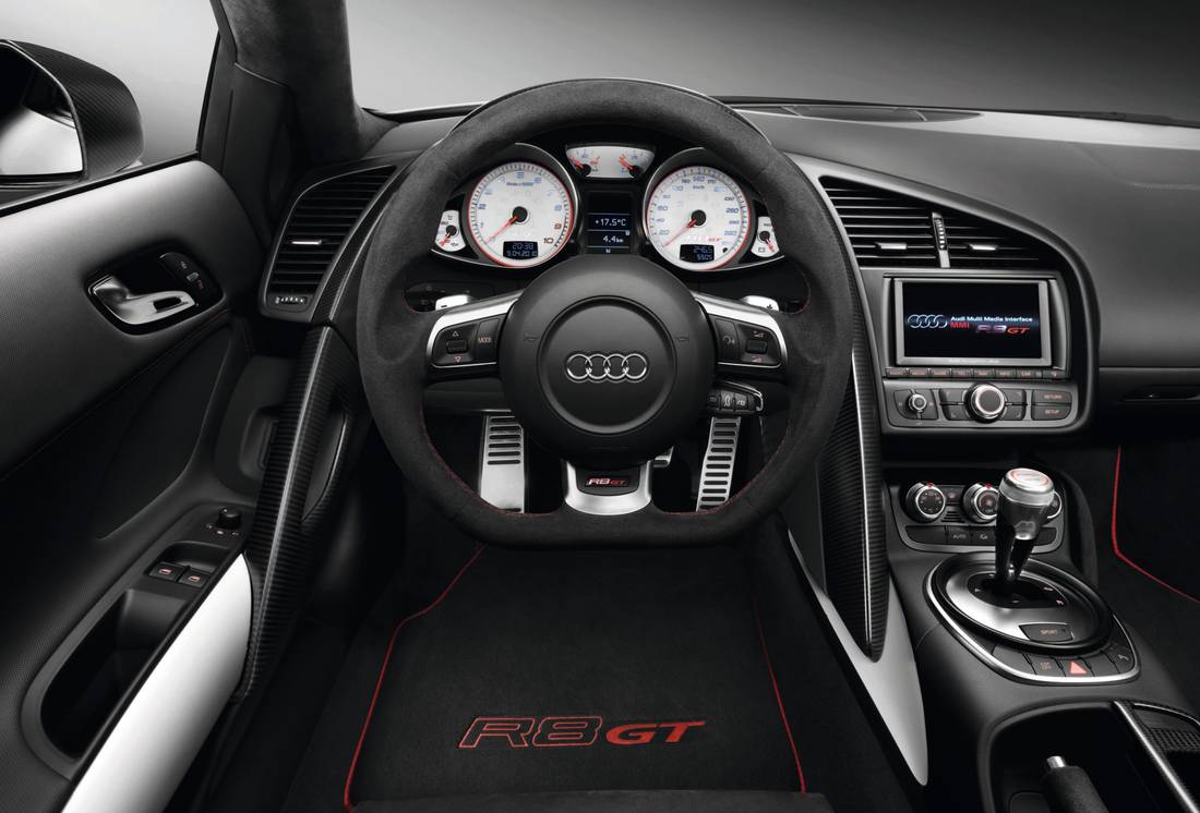 audi-r8-gt-interior