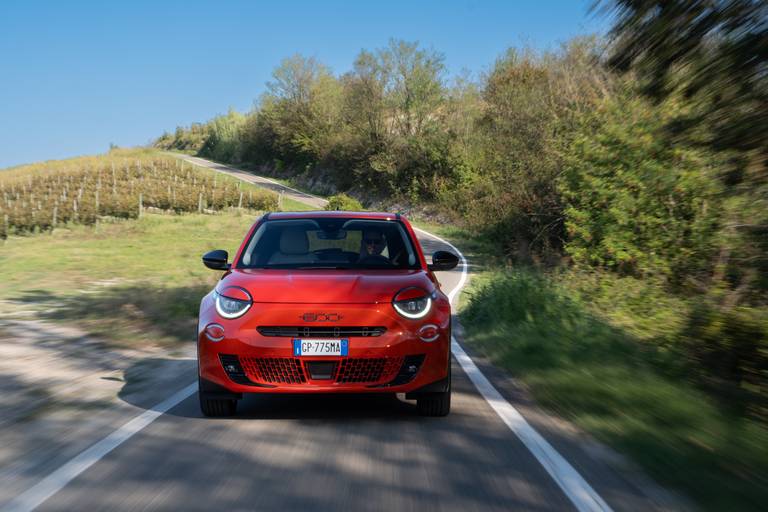 fiat-600e-la-prima-2024-front