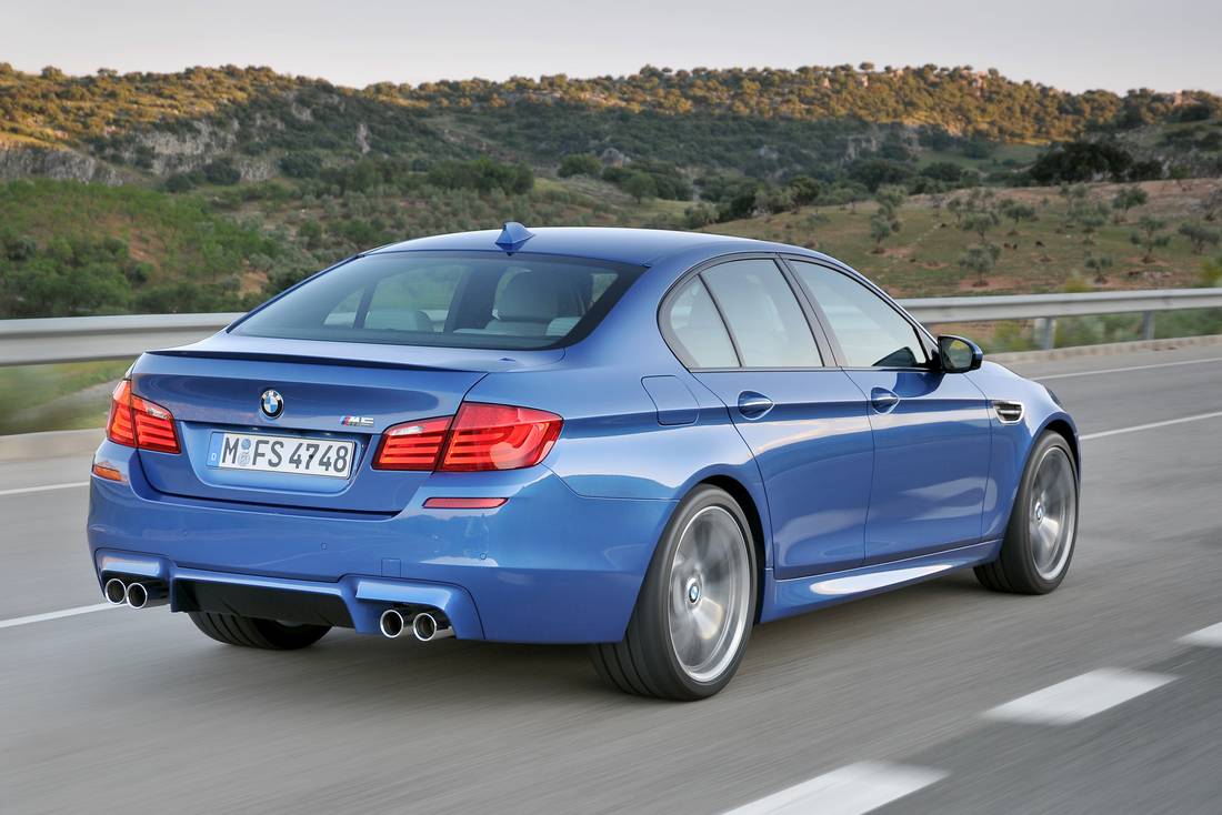 bmw-m5-f10-back