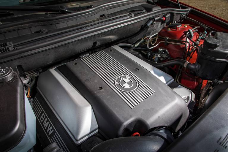 BMW-X5-E53-Engine