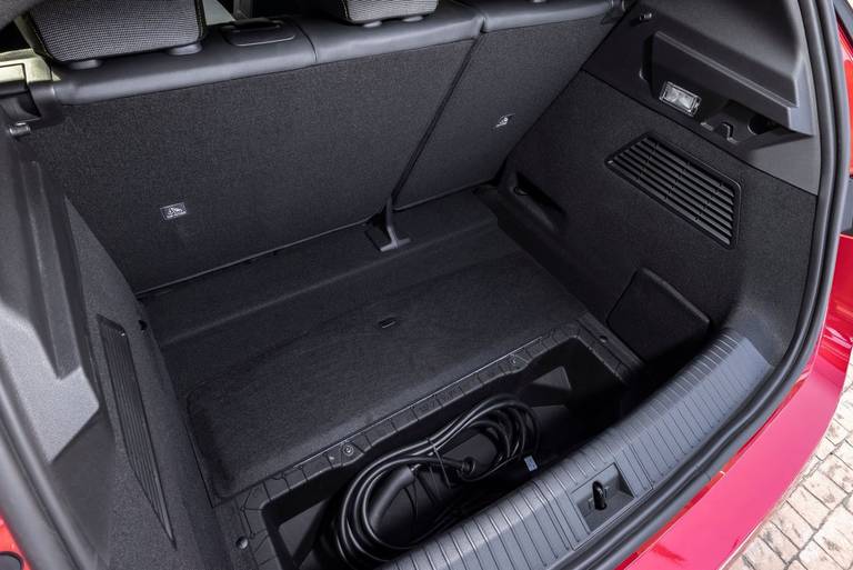 Renault-Megane-E-Tech-Trunk