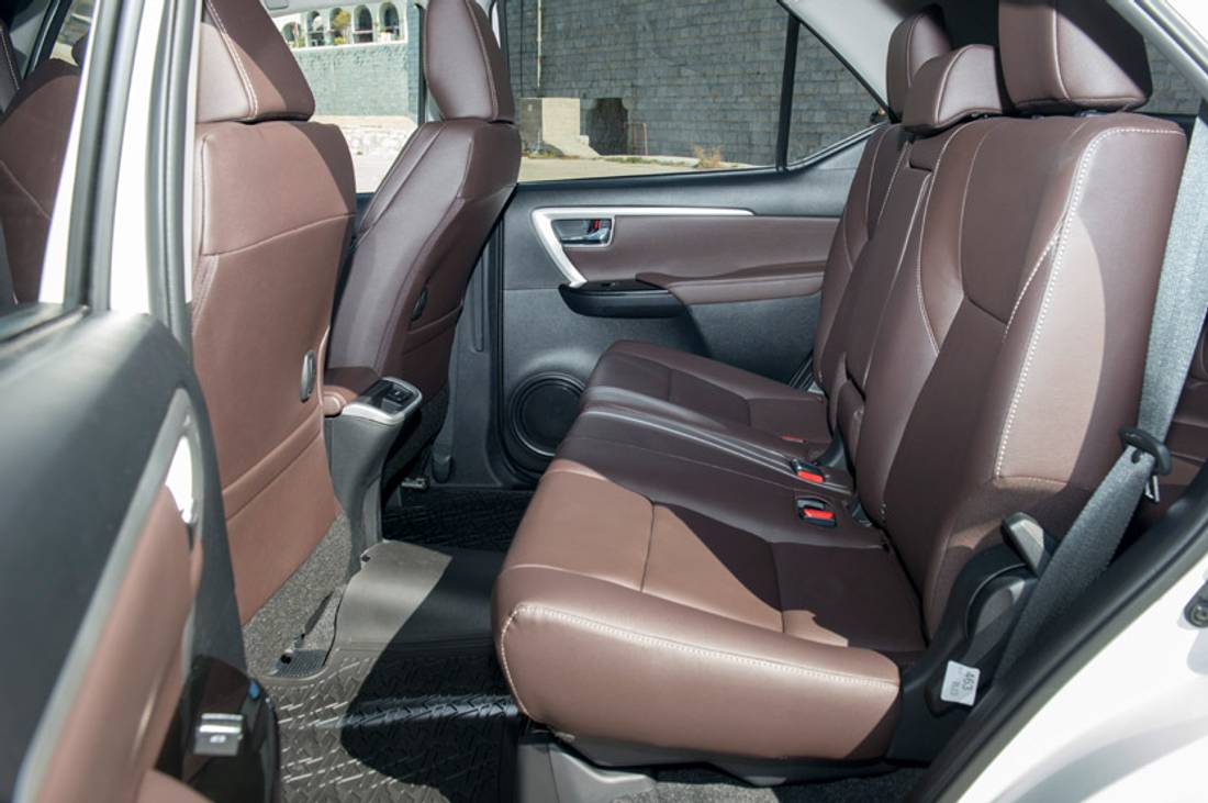 toyota-fortuner-seats