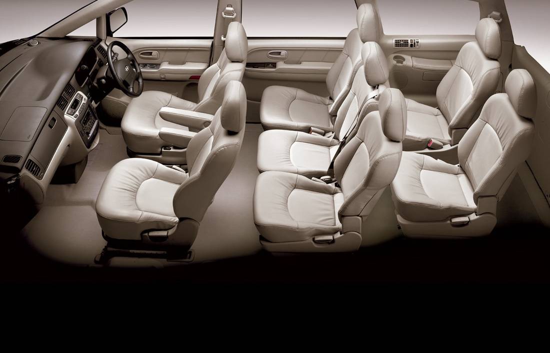 hyundai-trajet-seats