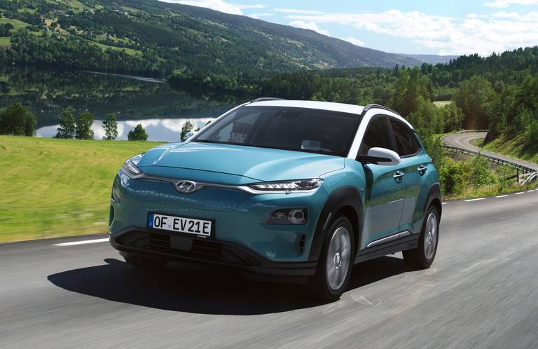  Das Elektro-SUV Hyundai Kona ist in der Anschaffung nicht günstig, überzeugt jedoch mit passabler Reichweite und einem sparsamen Verbrauch.