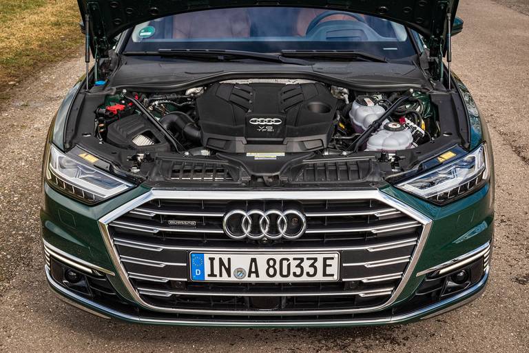 Audi-A8-60TFSIe-2020-Engine
