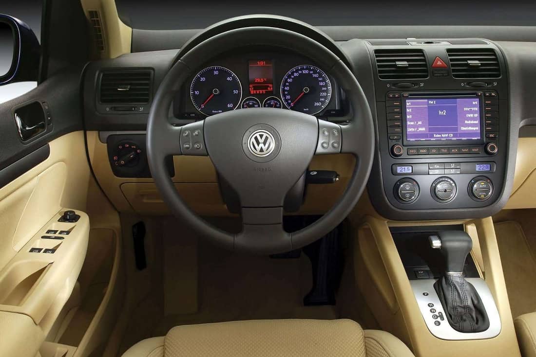 Volkswagen-Golf-Generations-5