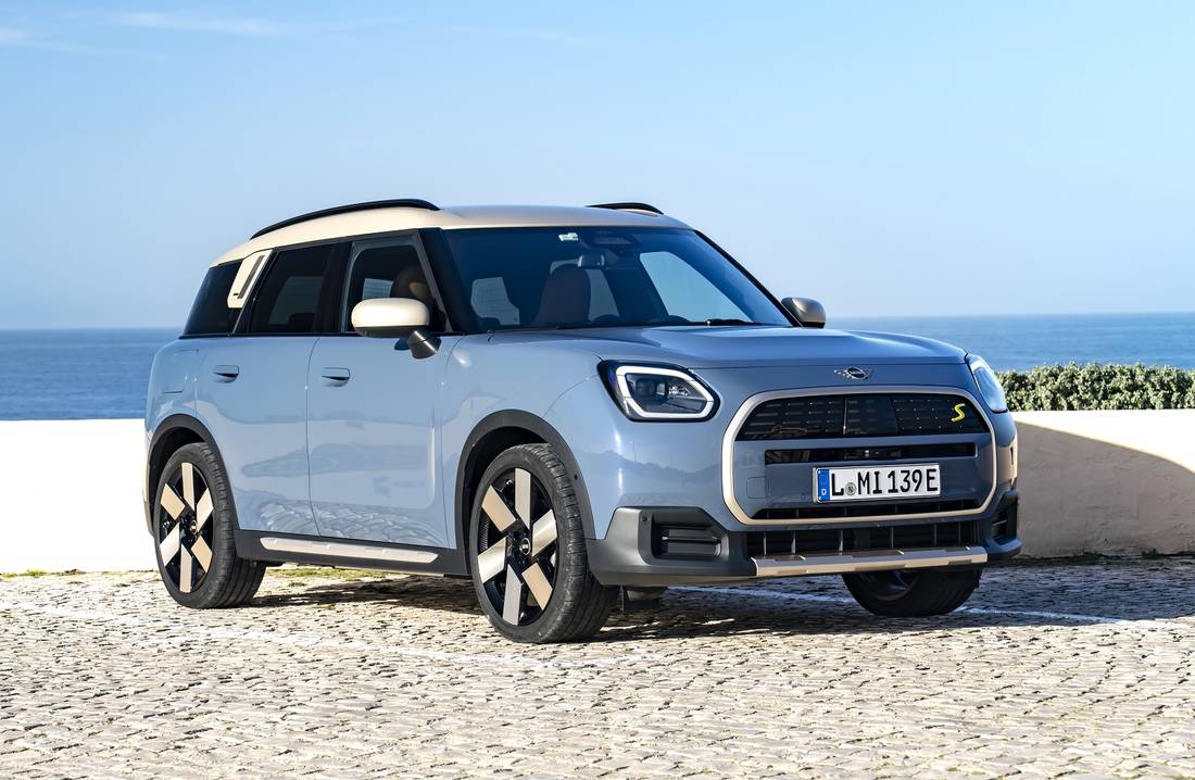 mini-countryman-electric-2024-front