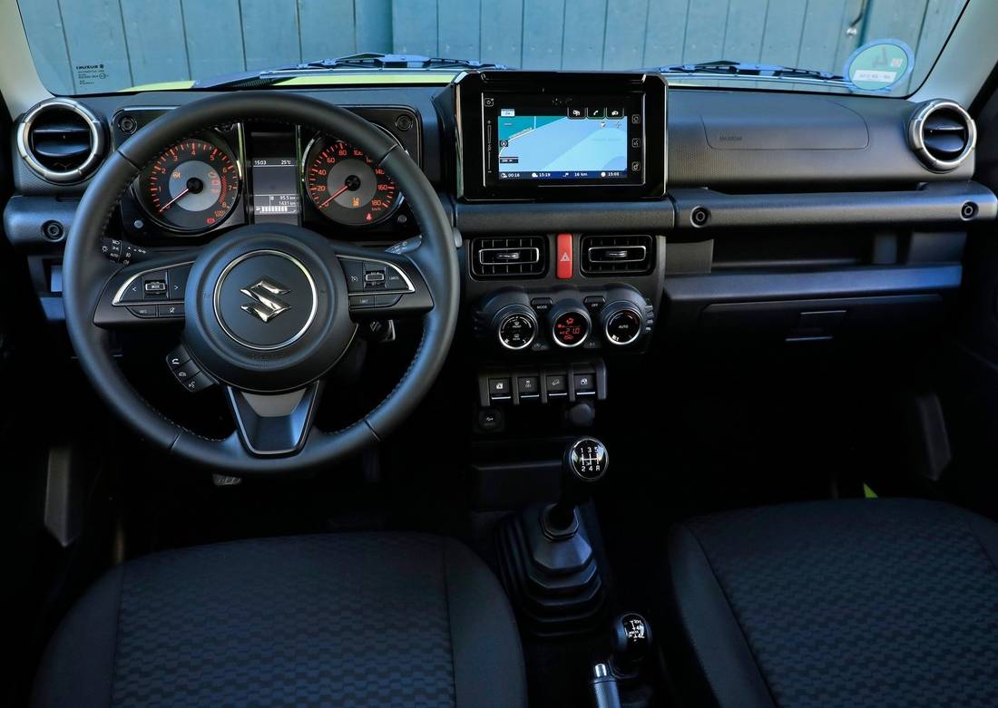 suzuki-jimny-interieur