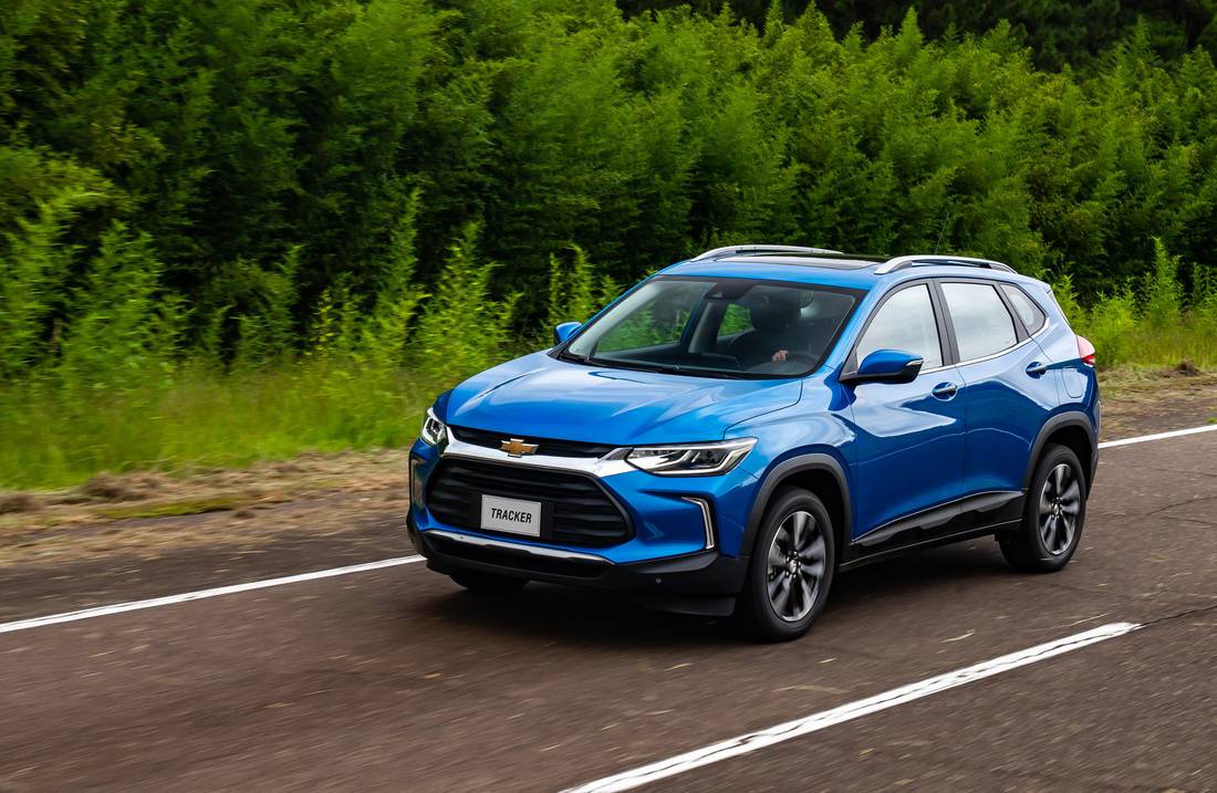 chevrolet-tracker-front