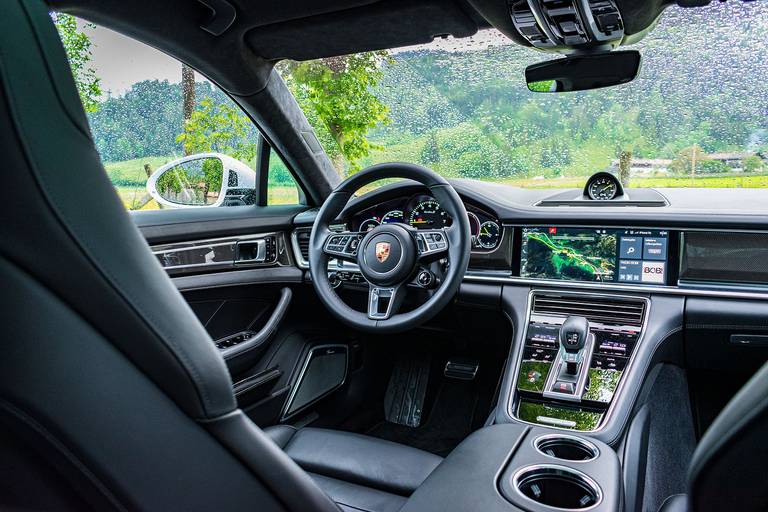 Porsche-Panamera-Turbo-S-E-Hybrid-Executive-Interieur