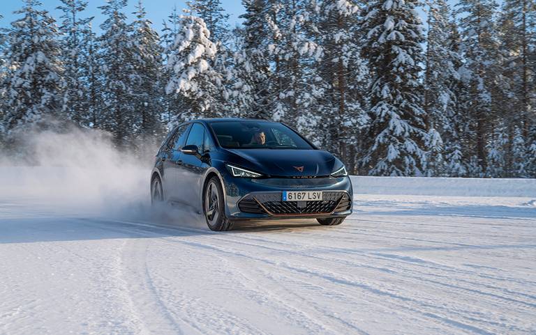  Der schönste Cupra mit reinem E-Antrieb und vermutlich auch das schönste Fahrzeug auf Basis des VW ID.3 dürfte der Cupra Born sein.