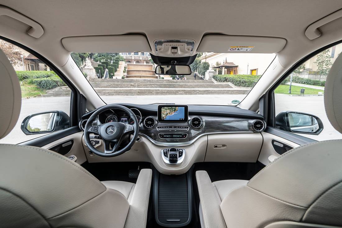 Mercedes-Benz-V-Klasse-Interior