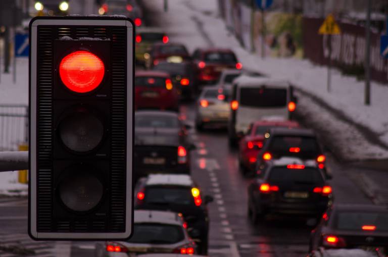  Rotlichtverstöße oder die Missachtung von Vorfahrtsregeln sind die häufigsten Ordnungswidrigkeiten im Straßenverkehr.