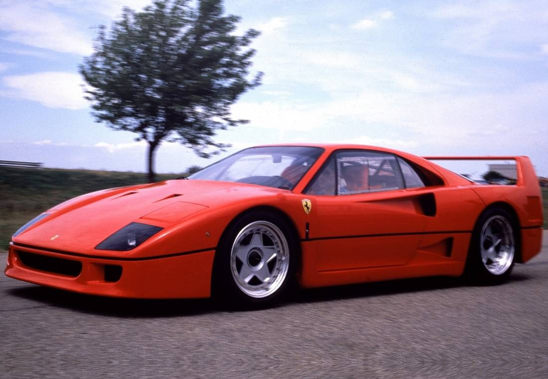 ferrari-f40-side