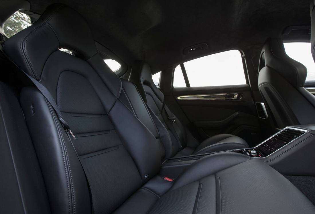 porsche-panamera-seats