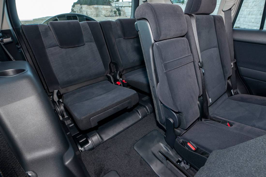 toyota-land-cruiser-prado-seats