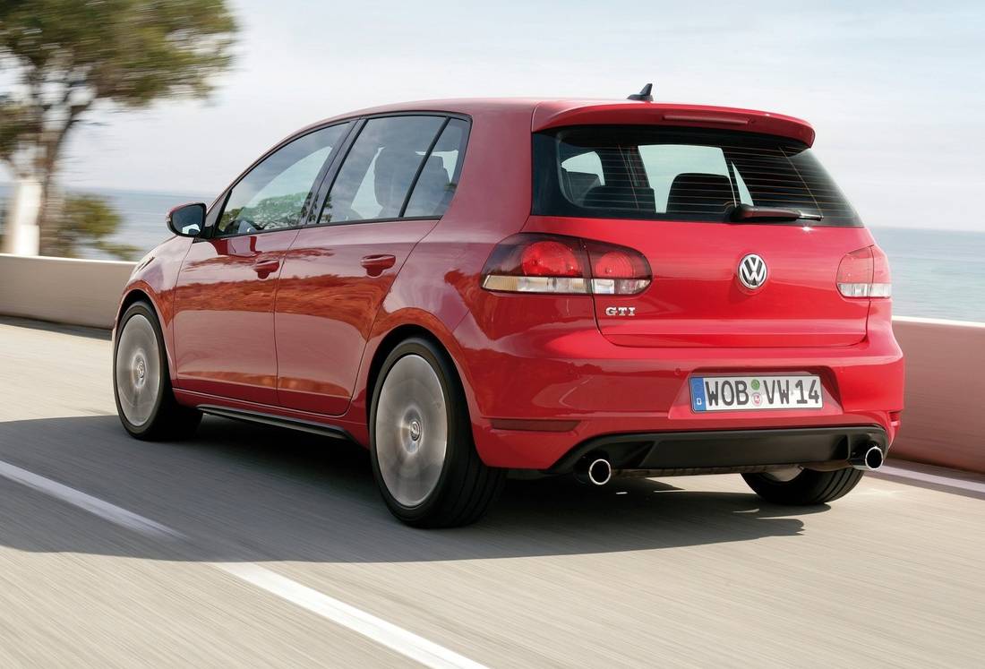 volkswagen-golf-6-back