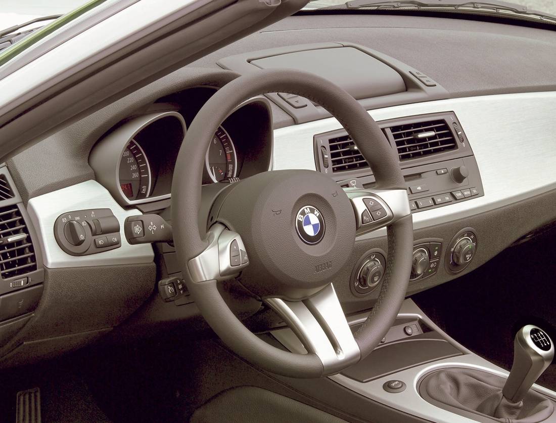 bmw-z4-roadster-e85-interior