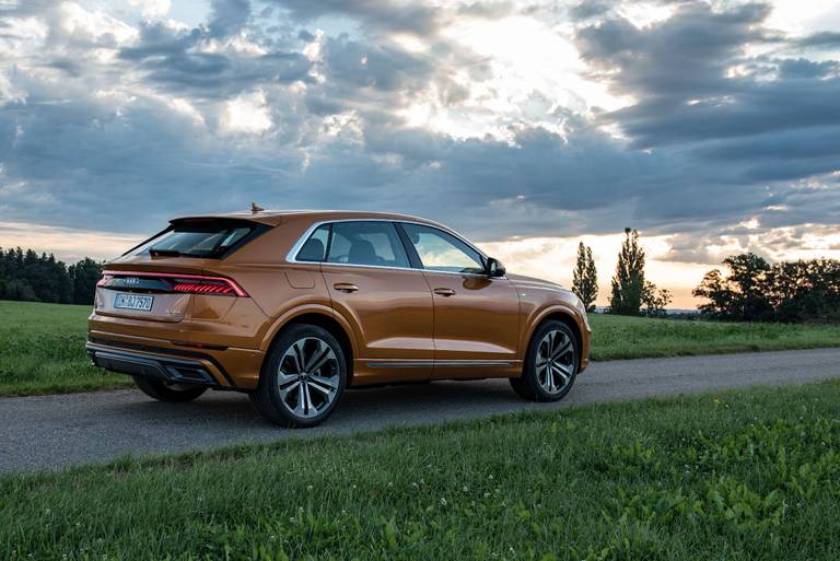 Audi-Q8-50-TDI-quattro-Side-Rear