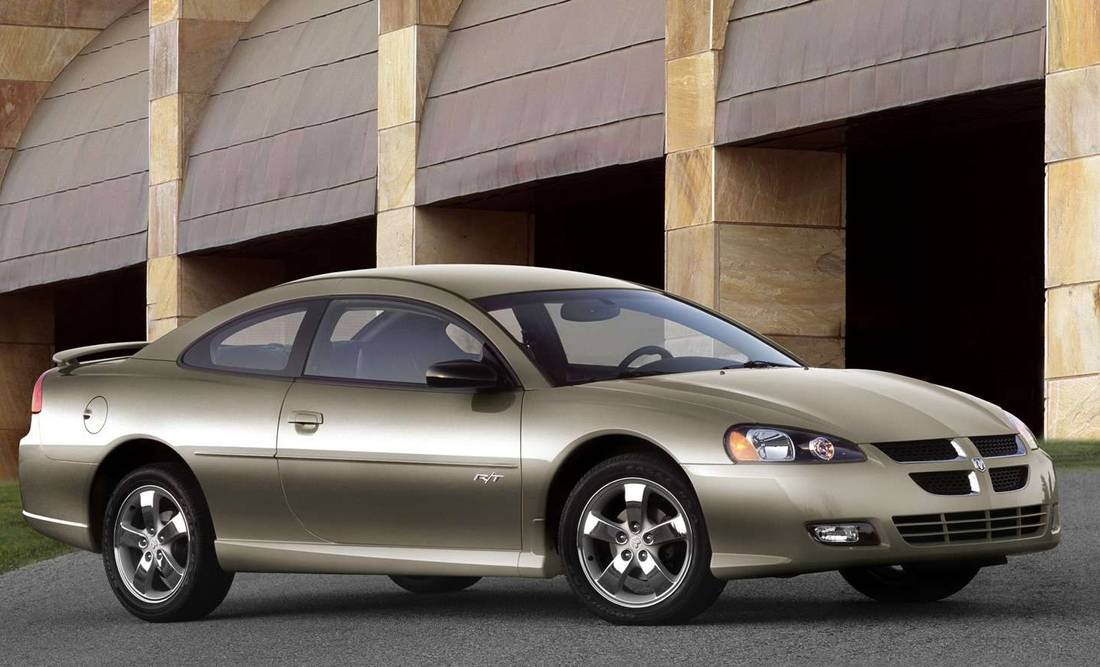 dodge-stratus-side