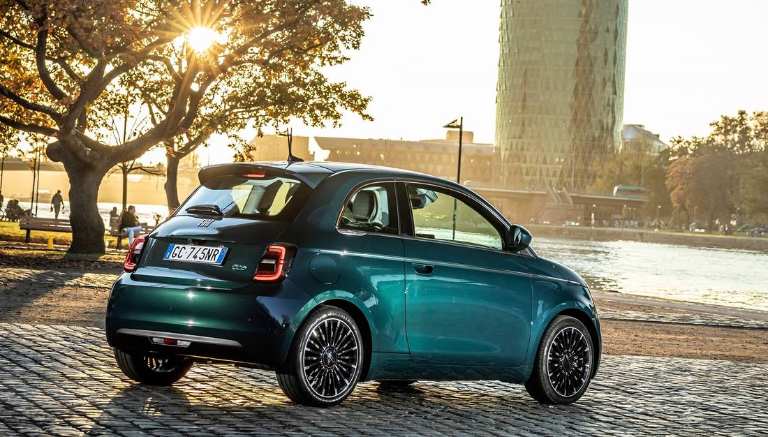 fiat-500e-elektroauto-blau