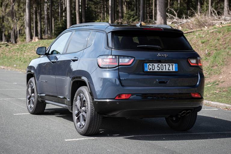 Jeep-Compass-2021-Side-Rear