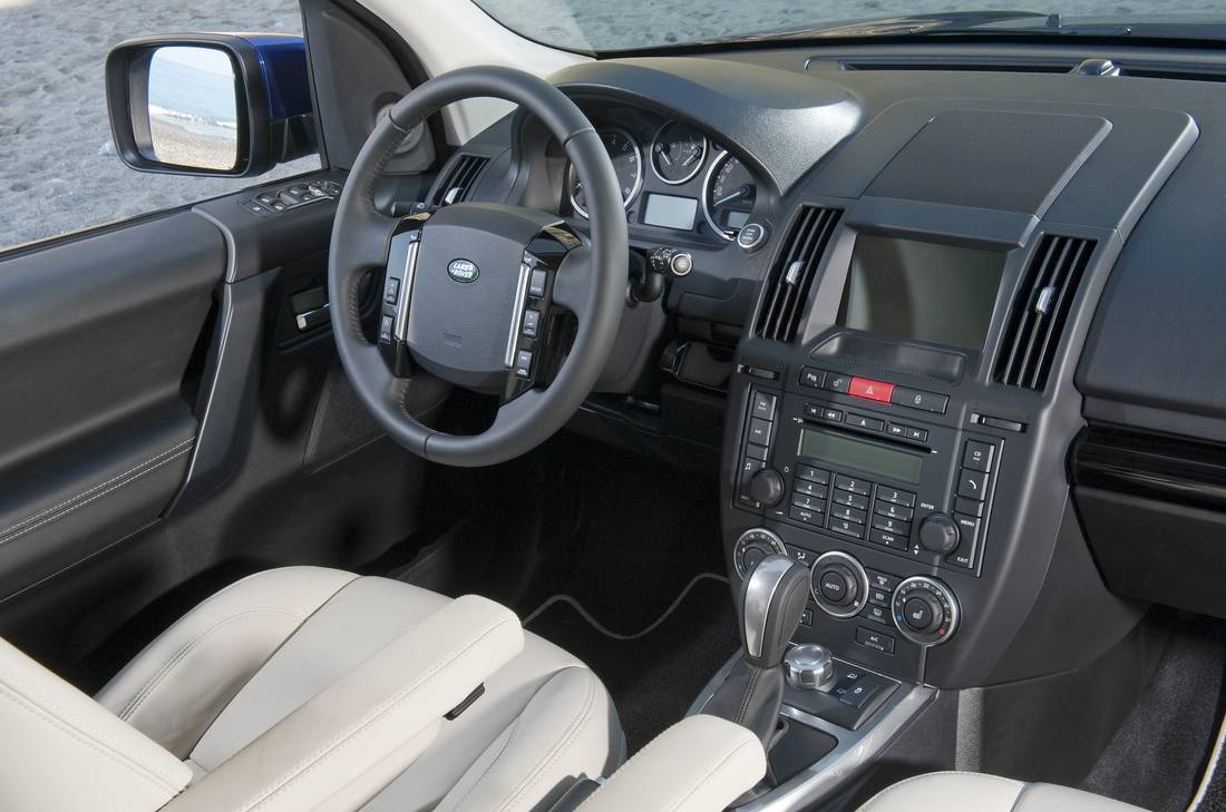 land-rover-freelander-2-interior