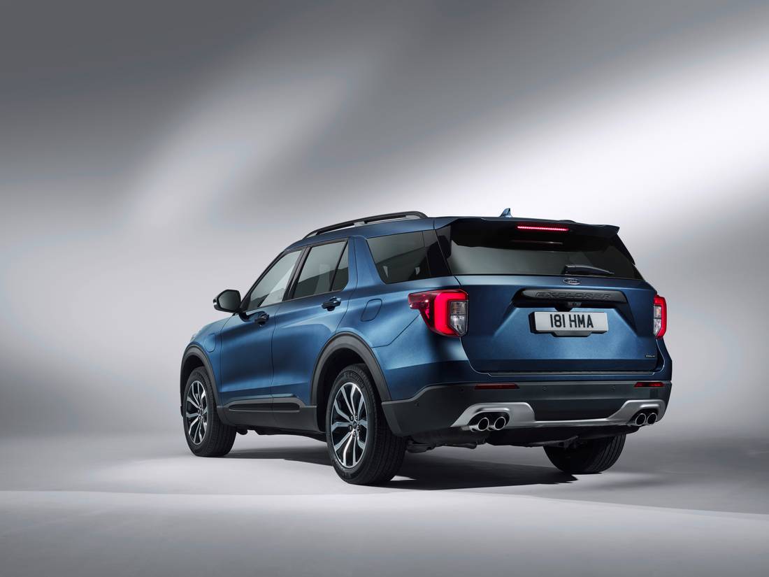 ford-explorer-2019-back