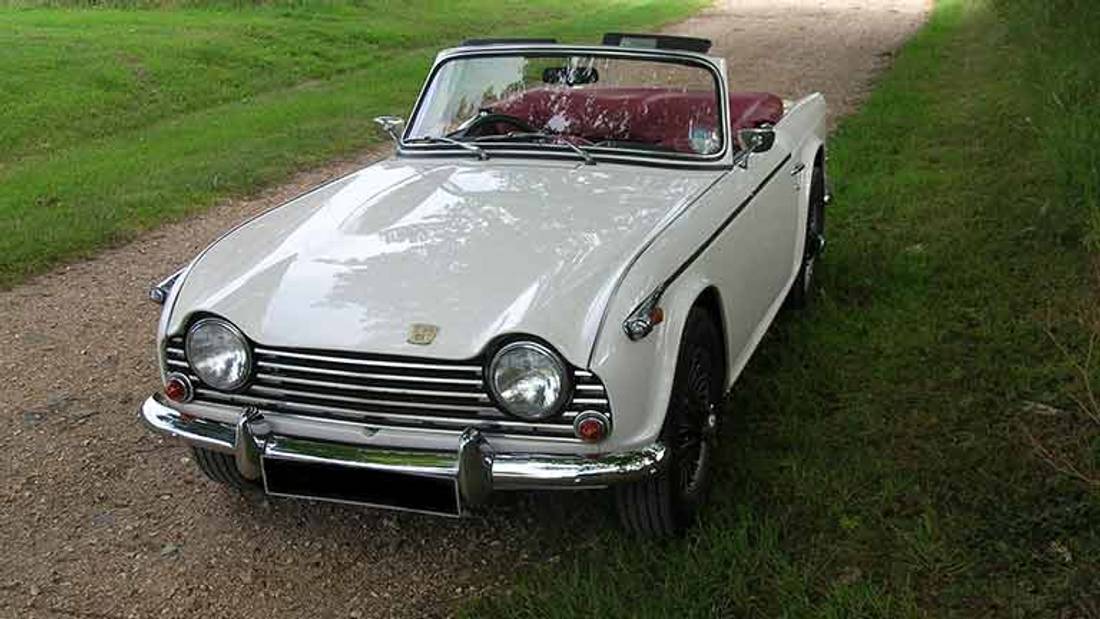 triumph-tr5-m-01