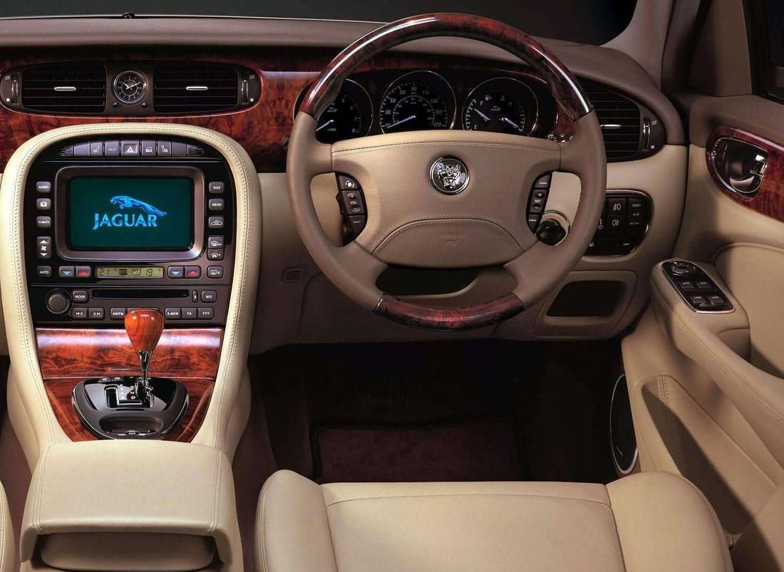 jaguar-xj8-interior